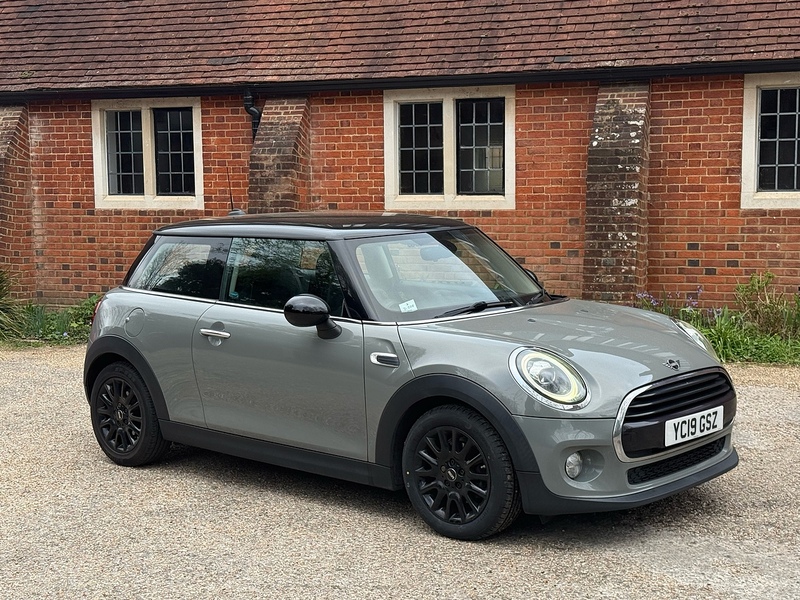 MINI Hatch 1.5 Cooper Classic Hatchback 3dr Petrol Manual Euro 6 (s/s) (136 ps) - U10003958