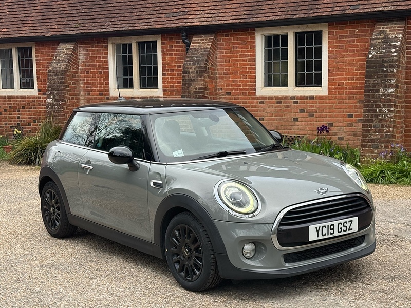 MINI Hatch 1.5 Cooper Classic Hatchback 3dr Petrol Manual Euro 6 (s/s) (136 ps) - U10003958