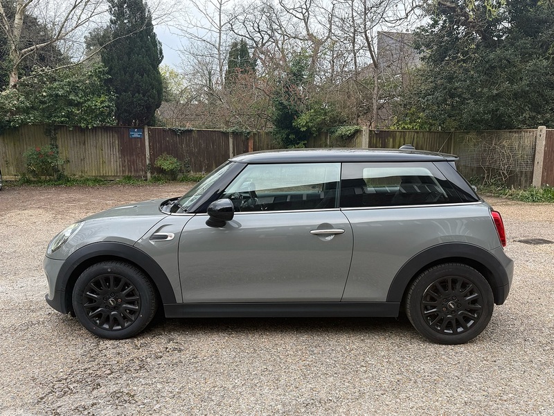 MINI Hatch 1.5 Cooper Classic Hatchback 3dr Petrol Manual Euro 6 (s/s) (136 ps) - U10003958
