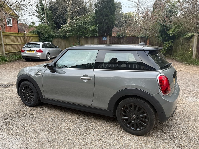 MINI Hatch 1.5 Cooper Classic Hatchback 3dr Petrol Manual Euro 6 (s/s) (136 ps) - U10003958