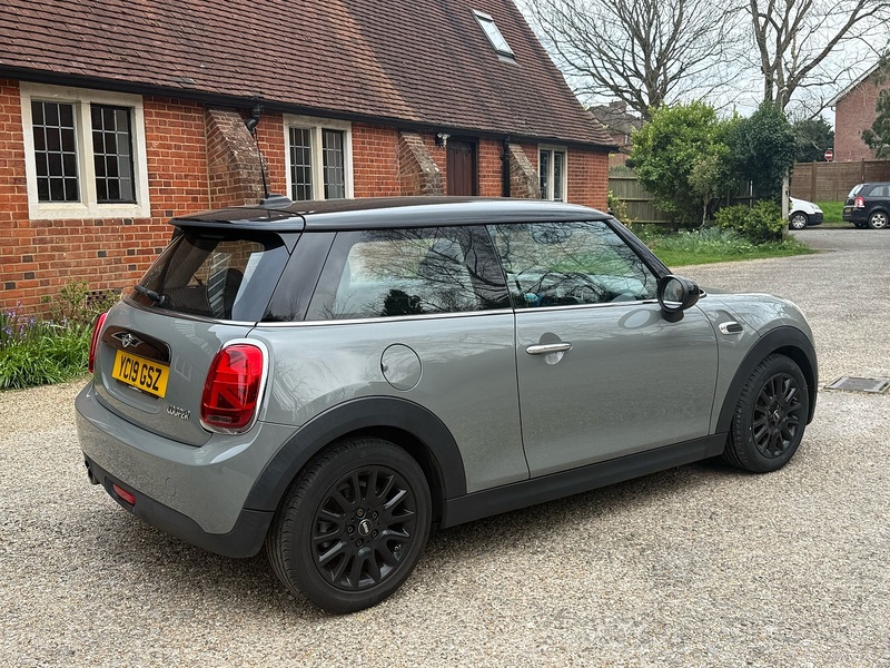 MINI Hatch 1.5 Cooper Classic Hatchback 3dr Petrol Manual Euro 6 (s/s) (136 ps) - U10003958