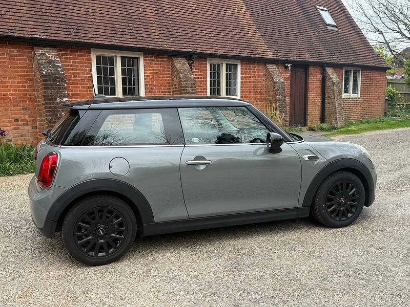 MINI Hatch 1.5 Cooper Classic Hatchback 3dr Petrol Manual Euro 6 (s/s) (136 ps) - U10003958