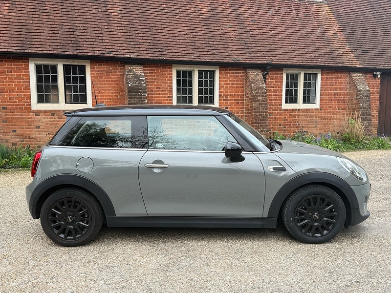 MINI Hatch 1.5 Cooper Classic Hatchback 3dr Petrol Manual Euro 6 (s/s) (136 ps) - U10003958