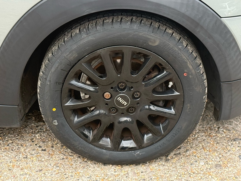 MINI Hatch 1.5 Cooper Classic Hatchback 3dr Petrol Manual Euro 6 (s/s) (136 ps) - U10003958