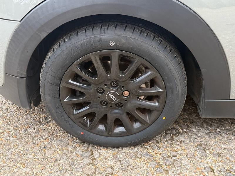 MINI Hatch 1.5 Cooper Classic Hatchback 3dr Petrol Manual Euro 6 (s/s) (136 ps) - U10003958