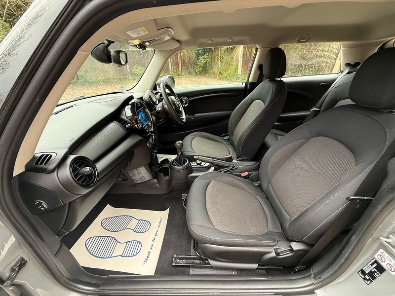 MINI Hatch 1.5 Cooper Classic Hatchback 3dr Petrol Manual Euro 6 (s/s) (136 ps) - U10003958
