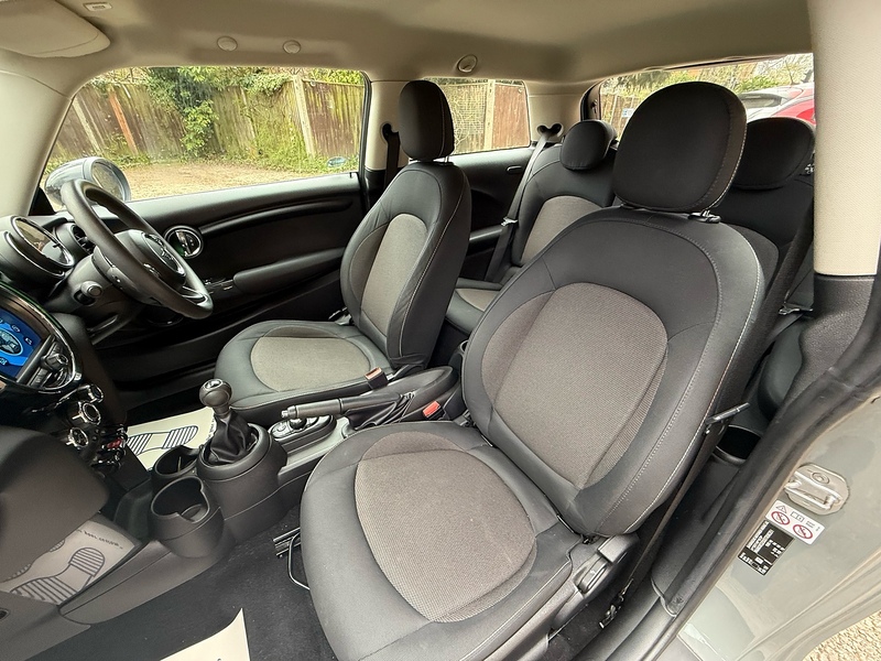 MINI Hatch 1.5 Cooper Classic Hatchback 3dr Petrol Manual Euro 6 (s/s) (136 ps) - U10003958