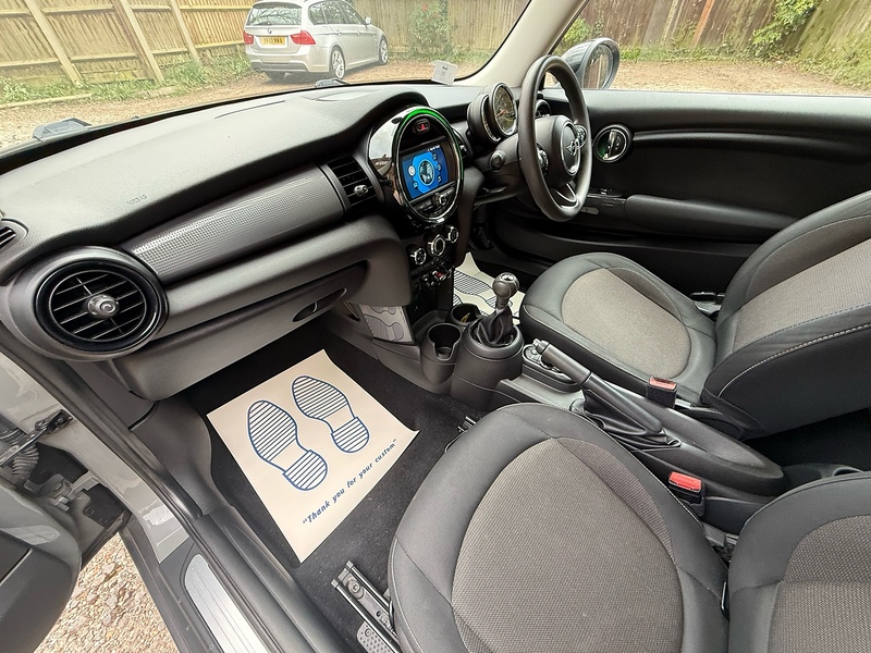 MINI Hatch 1.5 Cooper Classic Hatchback 3dr Petrol Manual Euro 6 (s/s) (136 ps) - U10003958