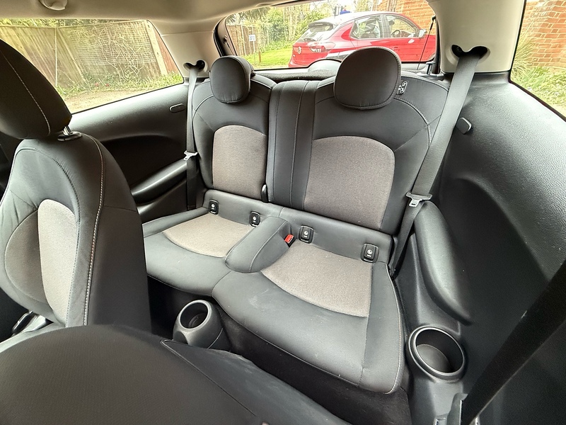 MINI Hatch 1.5 Cooper Classic Hatchback 3dr Petrol Manual Euro 6 (s/s) (136 ps) - U10003958