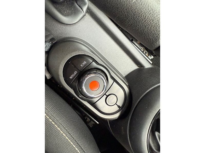 MINI Hatch 1.5 Cooper Classic Hatchback 3dr Petrol Manual Euro 6 (s/s) (136 ps) - U10003958