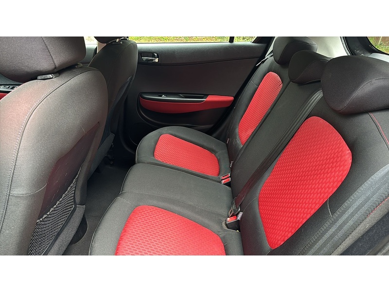 Hyundai i20 1.4 Comfort Hatchback 5dr Petrol Manual Euro 4 (99 bhp) - U10003966