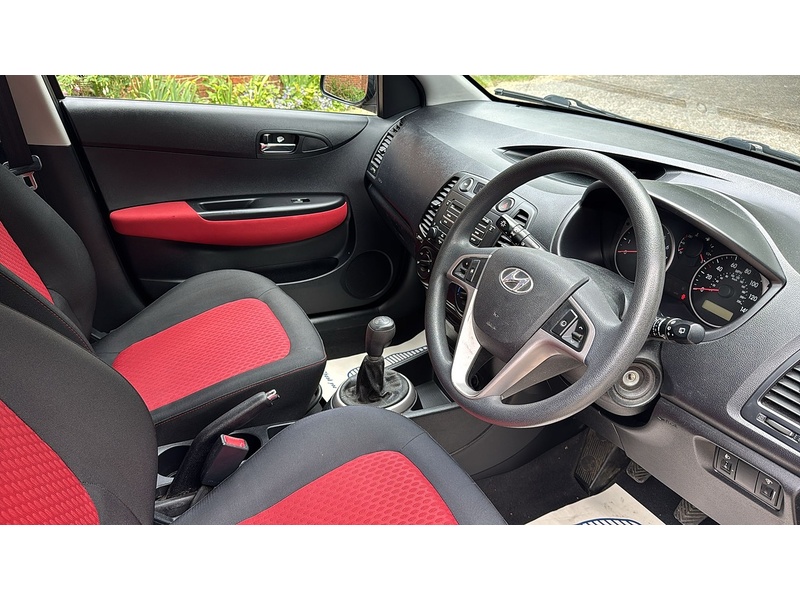 Hyundai i20 1.4 Comfort Hatchback 5dr Petrol Manual Euro 4 (99 bhp) - U10003966