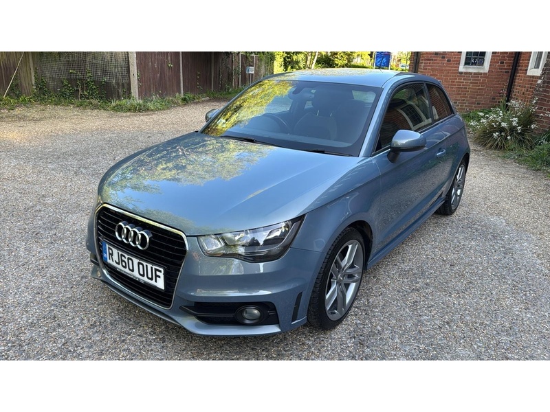 Audi A1 1.4 TFSI S line Hatchback 3dr Petrol S Tronic Euro 5 (s/s) (122 ps) - U10003967