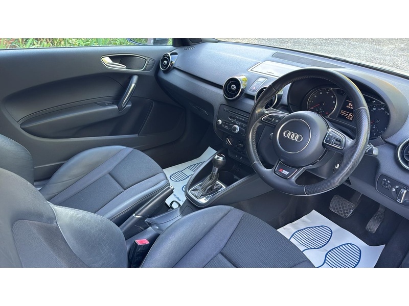 Audi A1 1.4 TFSI S line Hatchback 3dr Petrol S Tronic Euro 5 (s/s) (122 ps) - U10003967
