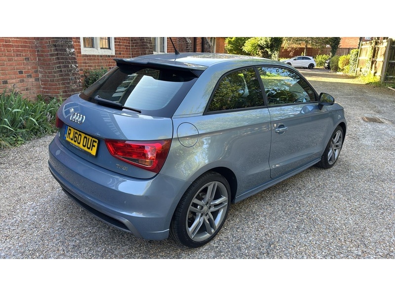Audi A1 1.4 TFSI S line Hatchback 3dr Petrol S Tronic Euro 5 (s/s) (122 ps) - U10003967