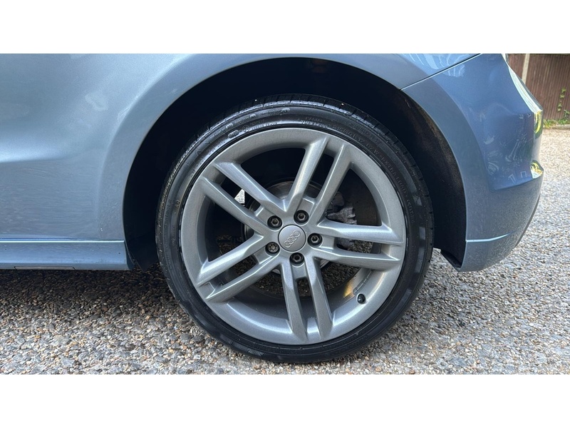 Audi A1 1.4 TFSI S line Hatchback 3dr Petrol S Tronic Euro 5 (s/s) (122 ps) - U10003967