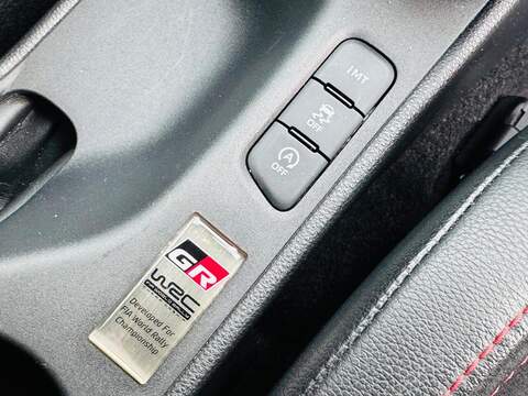 Toyota Yaris 1.6T GR Convenience AWD Euro 6 3dr - U10003969