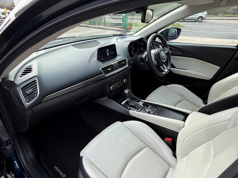 Mazda Mazda3 2.0 SKYACTIV-G Sport Nav Hatchback 5dr Petrol Auto Euro 5 (s/s) (120 ps) - U10003973