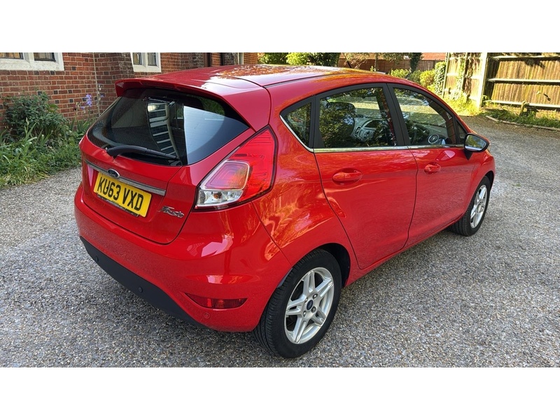 Ford Fiesta 1.25 Zetec Hatchback 5dr Petrol Manual Euro 5 (82 ps) - U10003975