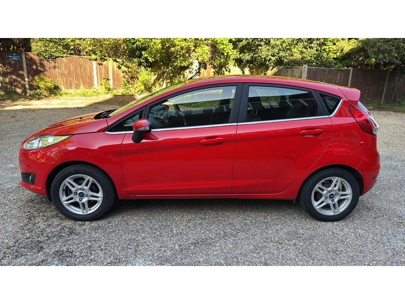 Ford Fiesta 1.25 Zetec Hatchback 5dr Petrol Manual Euro 5 (82 ps) - U10003975