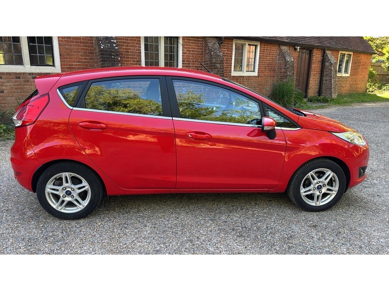 Ford Fiesta 1.25 Zetec Hatchback 5dr Petrol Manual Euro 5 (82 ps) - U10003975
