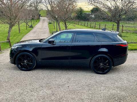 Land Rover Range Rover Velar 3.0 D300 R-Dynamic HSE Auto 4WD Euro 6 (s/s) 5dr - U10003979