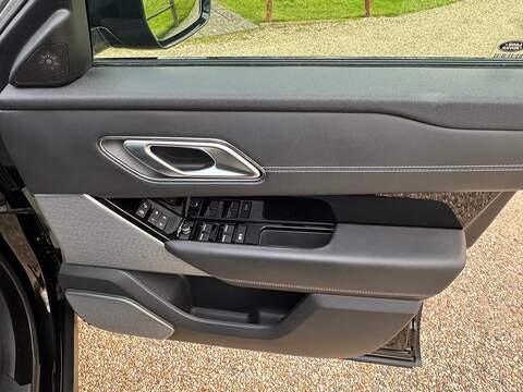 Land Rover Range Rover Velar 3.0 D300 R-Dynamic HSE Auto 4WD Euro 6 (s/s) 5dr - U10003979