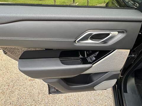 Land Rover Range Rover Velar 3.0 D300 R-Dynamic HSE Auto 4WD Euro 6 (s/s) 5dr - U10003979