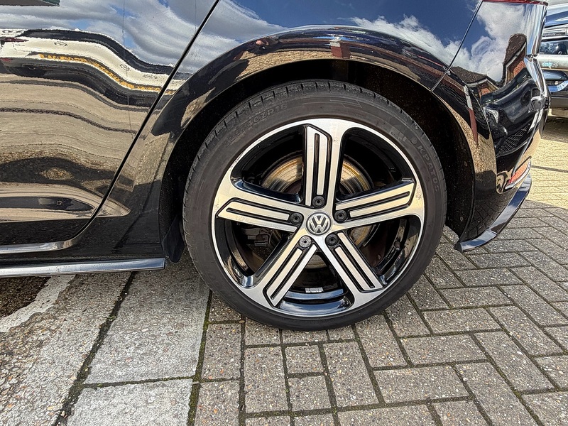 Volkswagen Golf 2.0 TSI R DSG 4Motion Euro 6 (s/s) 5dr - U10003983