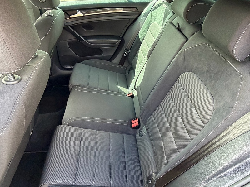 Volkswagen Golf 2.0 TSI R DSG 4Motion Euro 6 (s/s) 5dr - U10003983