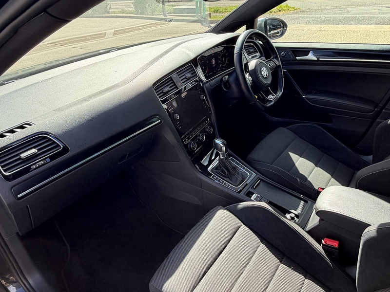 Volkswagen Golf 2.0 TSI R DSG 4Motion Euro 6 (s/s) 5dr - U10003983