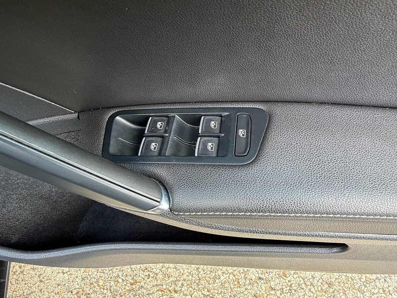 Volkswagen Golf 2.0 TSI R DSG 4Motion Euro 6 (s/s) 5dr - U10003983