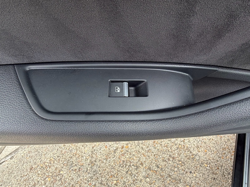 Audi A4 Avant 2.0 TFSI 40 Black Edition S Tronic Euro 6 (s/s) 5dr - U10003985