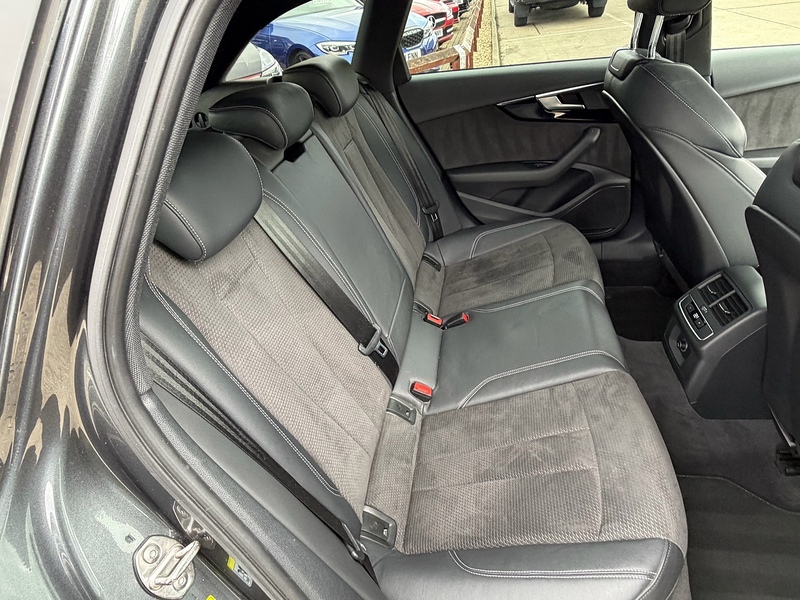 Audi A4 Avant 2.0 TFSI 40 Black Edition S Tronic Euro 6 (s/s) 5dr - U10003985