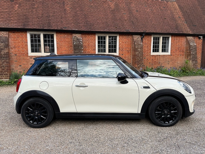 MINI Hatch 1.5 Cooper Hatchback 3dr Petrol Manual Euro 6 (s/s) (136 ps) - U10003988