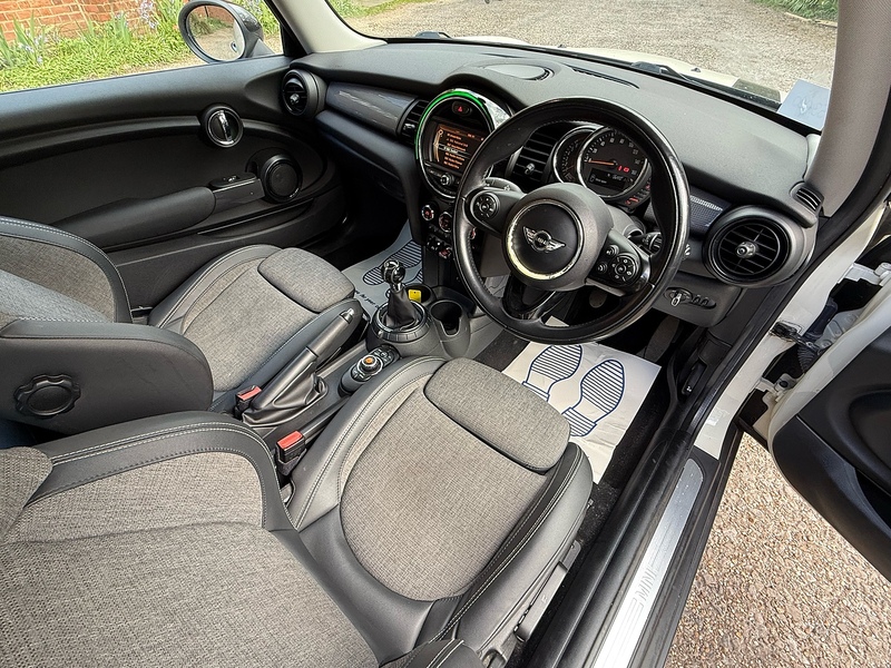 MINI Hatch 1.5 Cooper Hatchback 3dr Petrol Manual Euro 6 (s/s) (136 ps) - U10003988