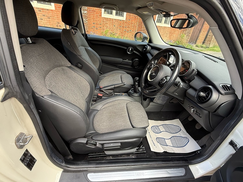 MINI Hatch 1.5 Cooper Hatchback 3dr Petrol Manual Euro 6 (s/s) (136 ps) - U10003988