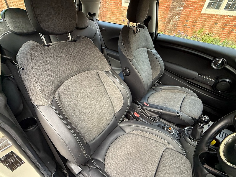 MINI Hatch 1.5 Cooper Hatchback 3dr Petrol Manual Euro 6 (s/s) (136 ps) - U10003988