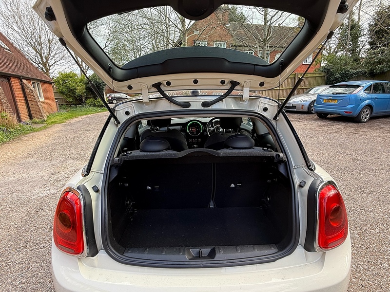 MINI Hatch 1.5 Cooper Hatchback 3dr Petrol Manual Euro 6 (s/s) (136 ps) - U10003988