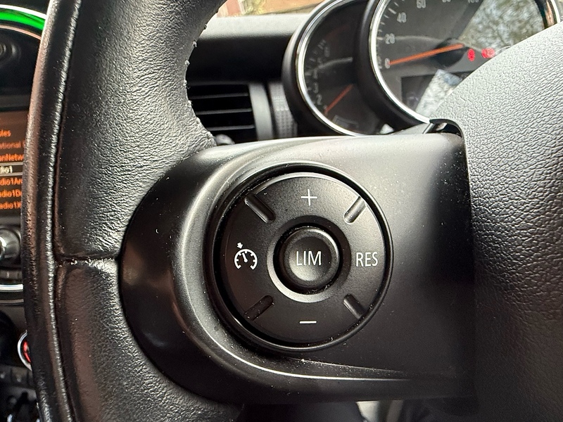MINI Hatch 1.5 Cooper Hatchback 3dr Petrol Manual Euro 6 (s/s) (136 ps) - U10003988