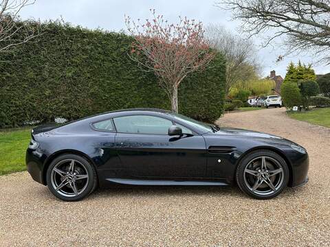 Aston Martin Vantage 4.7 V8 Coupe 2dr Petrol Sportshift II Euro 6 (420 bhp) - U10003989