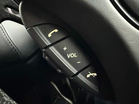 Aston Martin Vantage 4.7 V8 Coupe 2dr Petrol Sportshift II Euro 6 (420 bhp) - U10003989