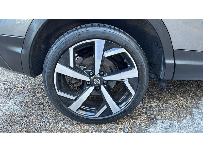 Nissan Qashqai 1.3 DIG-T Tekna SUV 5dr Petrol Manual Euro 6 (s/s) (140 ps) - U10003992