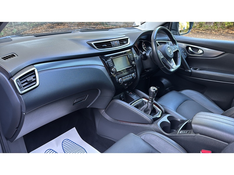 Nissan Qashqai 1.3 DIG-T Tekna SUV 5dr Petrol Manual Euro 6 (s/s) (140 ps) - U10003992