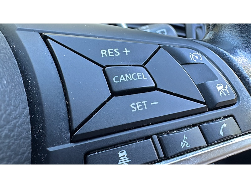 Nissan Qashqai 1.3 DIG-T Tekna SUV 5dr Petrol Manual Euro 6 (s/s) (140 ps) - U10003992
