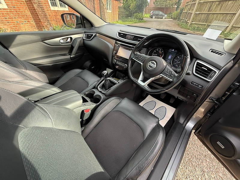 Nissan Qashqai 1.2 DIG-T Tekna SUV 5dr Petrol Manual Euro 6 (s/s) (115 ps) - U10003994