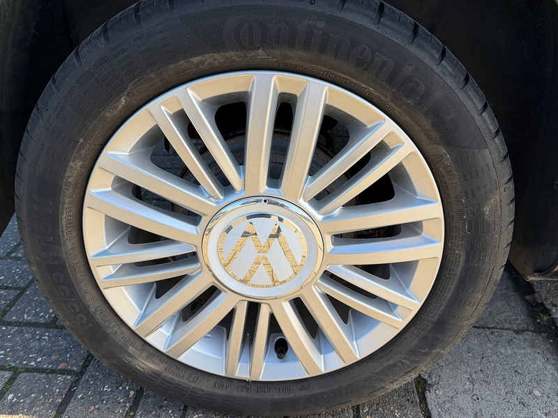 Volkswagen up! 1.0 up! Hatchback 3dr Petrol Manual Euro 6 (s/s) (65 ps) - U10003998