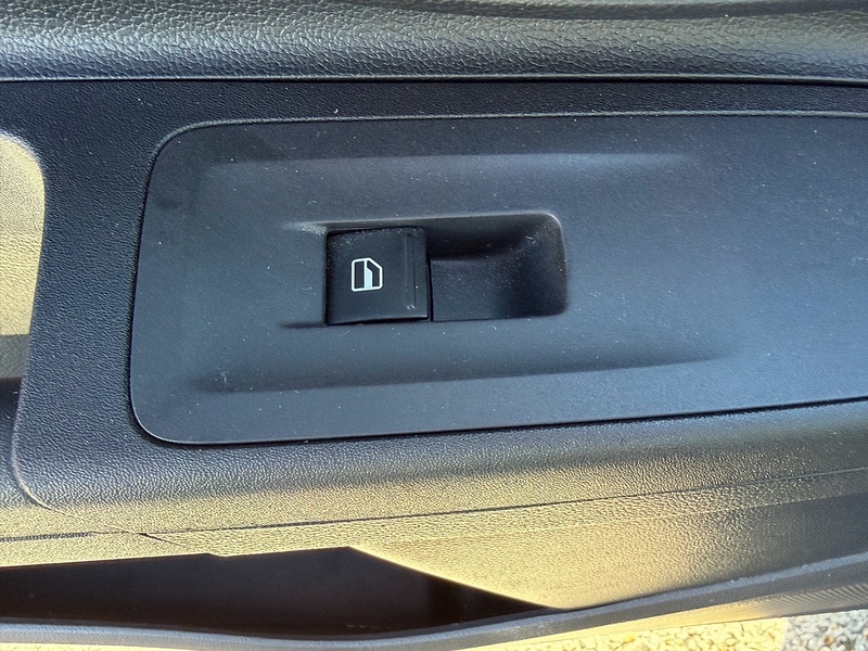 Volkswagen up! 1.0 up! Hatchback 3dr Petrol Manual Euro 6 (s/s) (65 ps) - U10003998