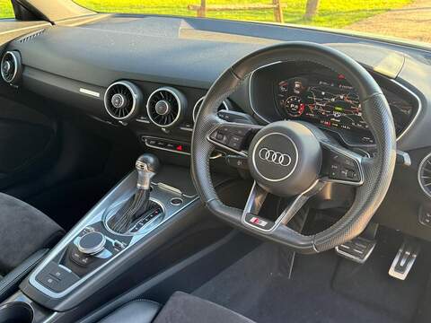 Audi TT 2.0 TFSI 40 Black Edition Coupe 3dr Petrol S Tronic Euro 6 (s/s) (197 ps) - U10003999