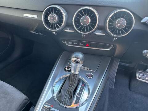 Audi TT 2.0 TFSI 40 Black Edition Coupe 3dr Petrol S Tronic Euro 6 (s/s) (197 ps) - U10003999